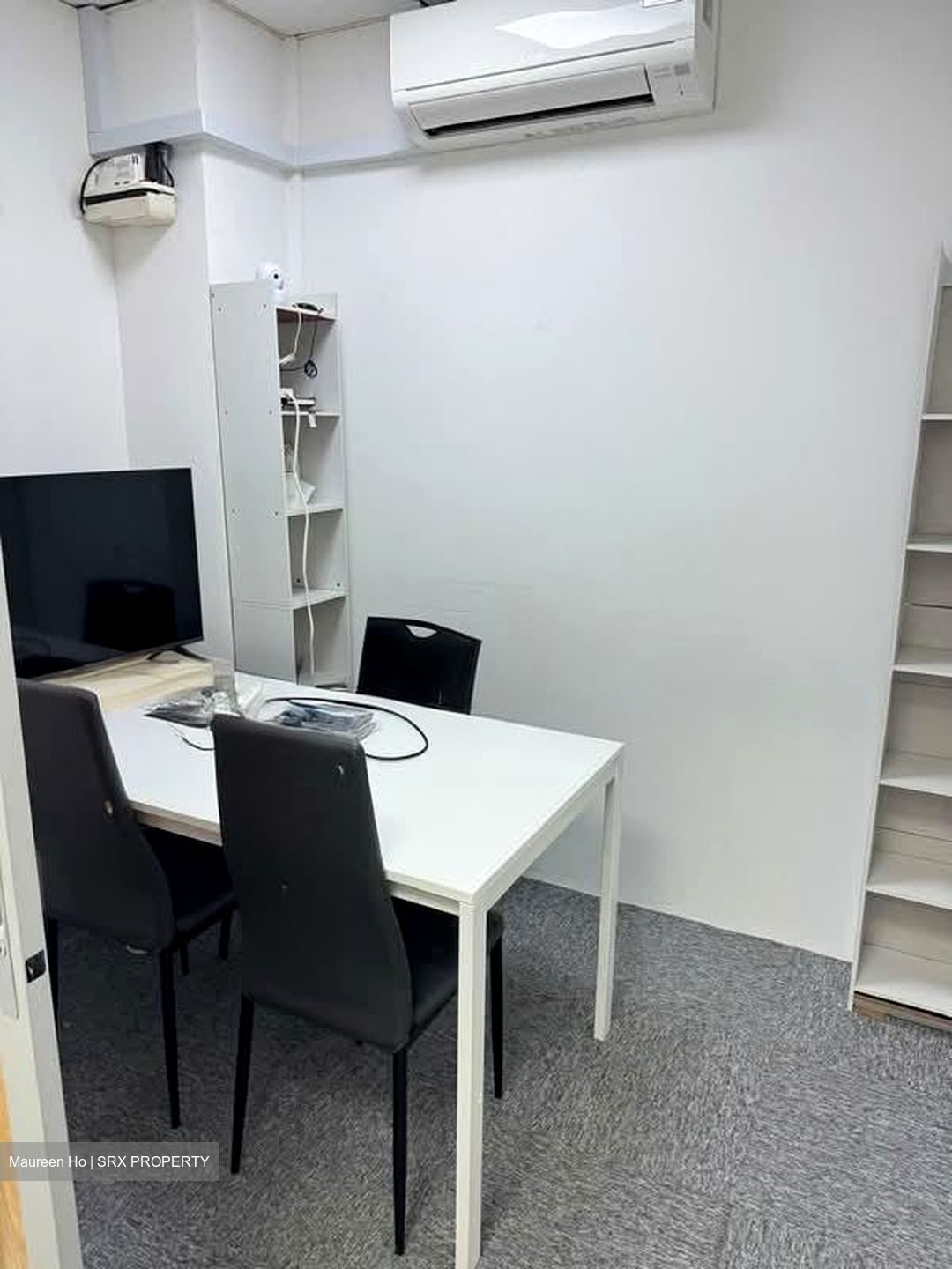 International Plaza (D2), Office #557826051